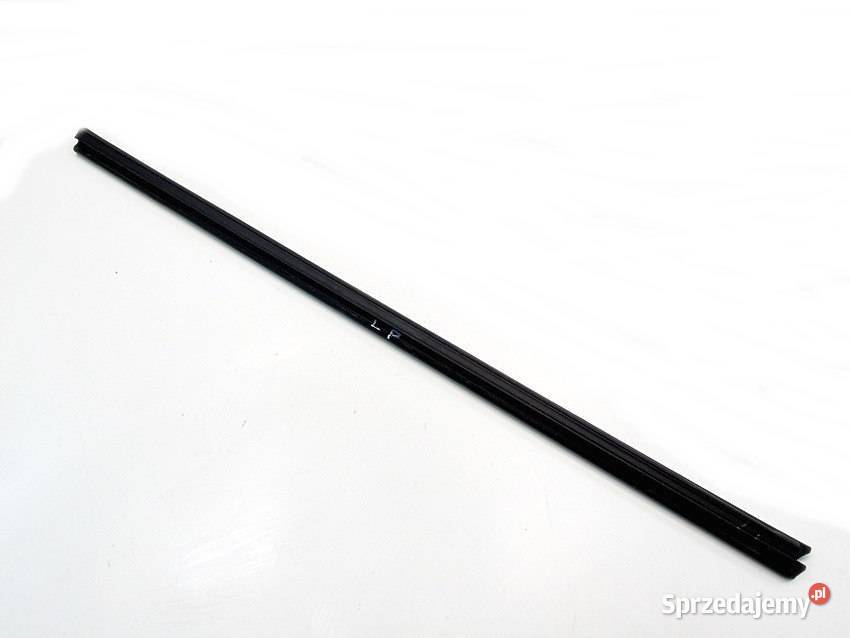 LISTWA ZGARNIAJĄCA LEWY PRZÓD FOCUS 3 KOMBI osobowe Sosnowiec sprzedam