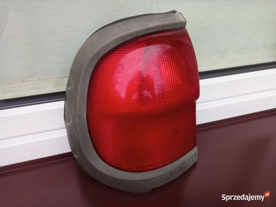 Nissan Terrano II Ford Maverick lampa tył tylna osobowe Sieradz