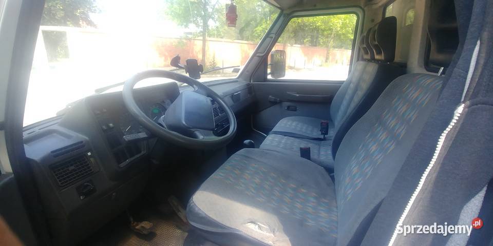 Iveco Daily 4910 z kontenerem i windą DMC 35 5 t Dzierżoniów