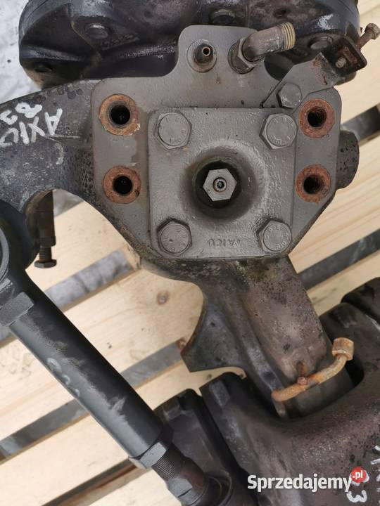 Zwrotnica lewa Claas Axion Carraro 2055 Wilkowo