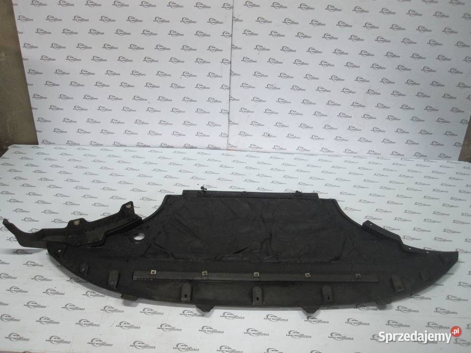 AUDI Q5 8R osłona silnika dolna 8R1863821 osobowe Osłony silnika Kielce sprzedam
