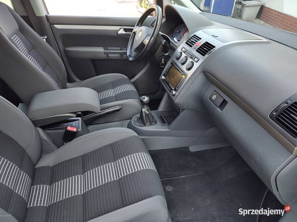 VW TOURAN 7 OSOBOWY Van / Minibus Leszno
