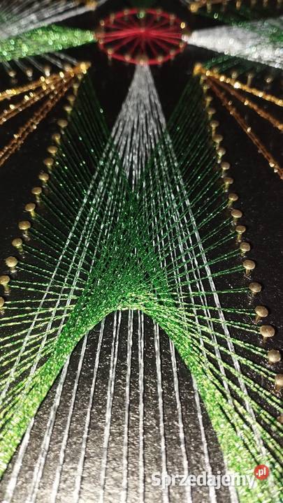 Obraz wykonany w technice string art