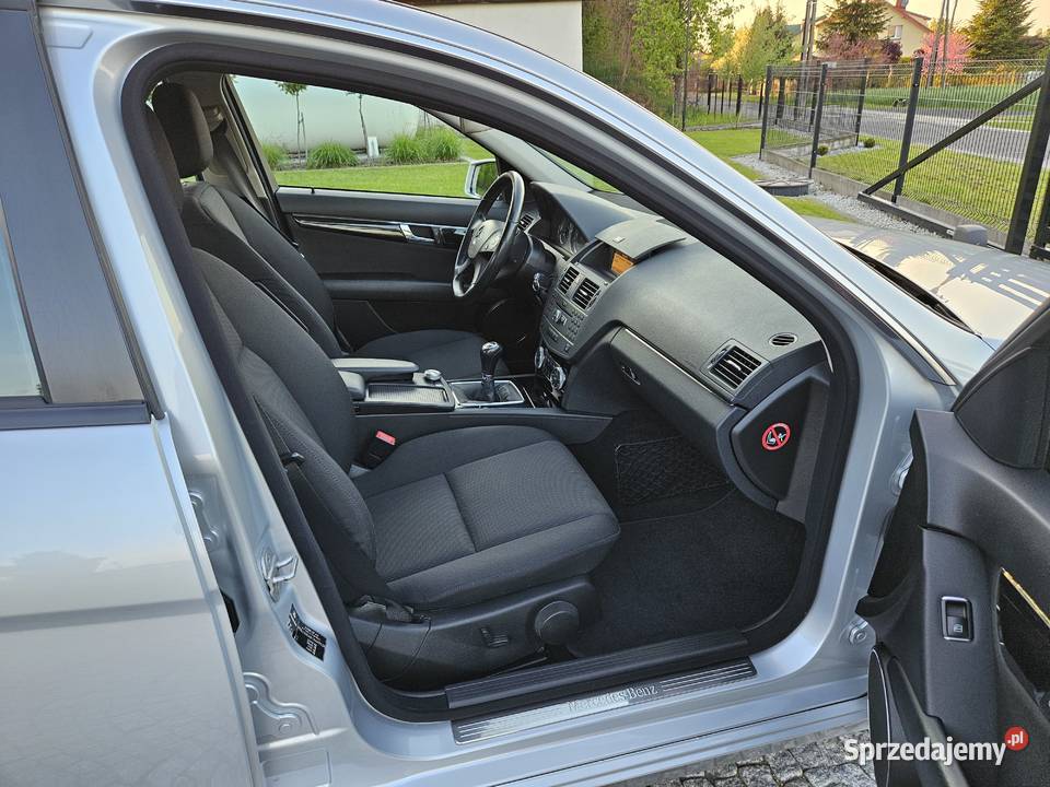 MERCEDESBENZ C200 ELEGANCE 1WŁ 2010r 18 184 Klasa C