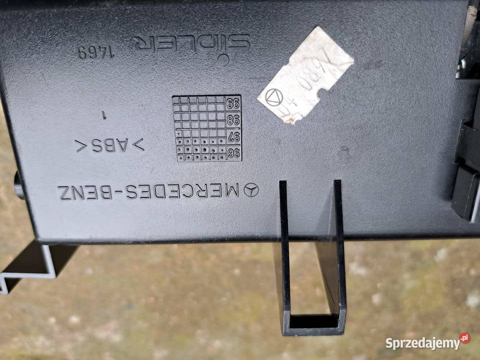VW Golf 5 przycisk klapy bagażnika osobowe Leszno