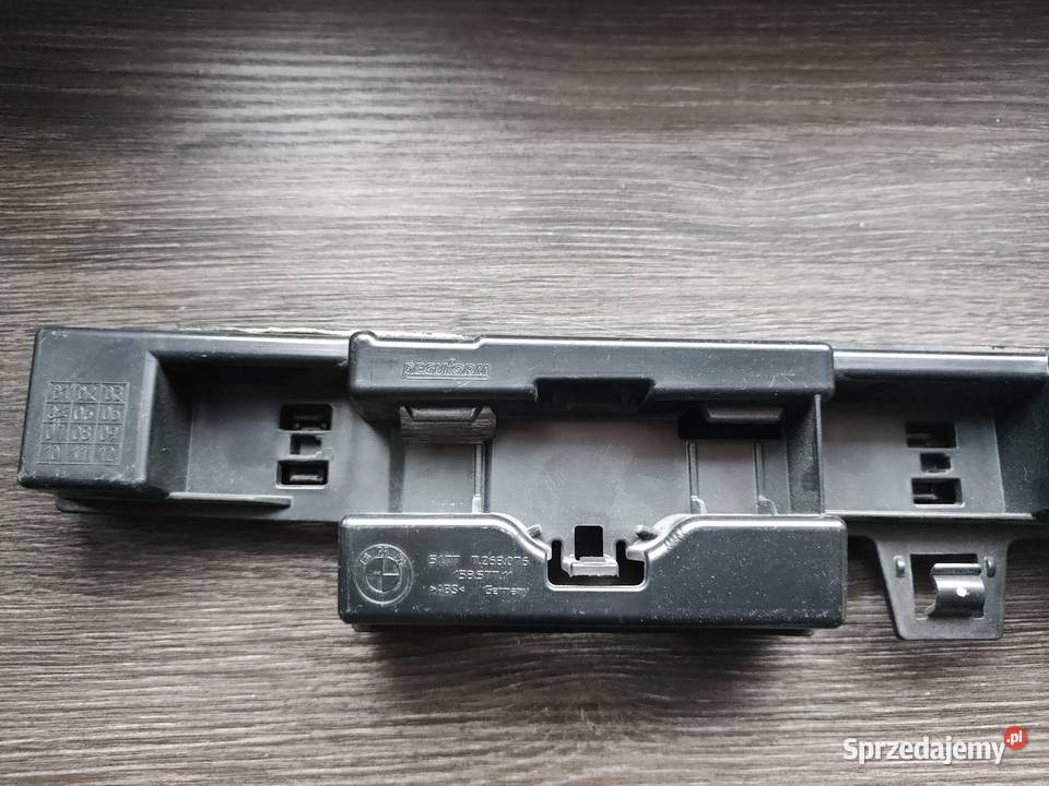 BMW F2122 Ślizg Listwa Mocująca Prawa RH3 Białystok