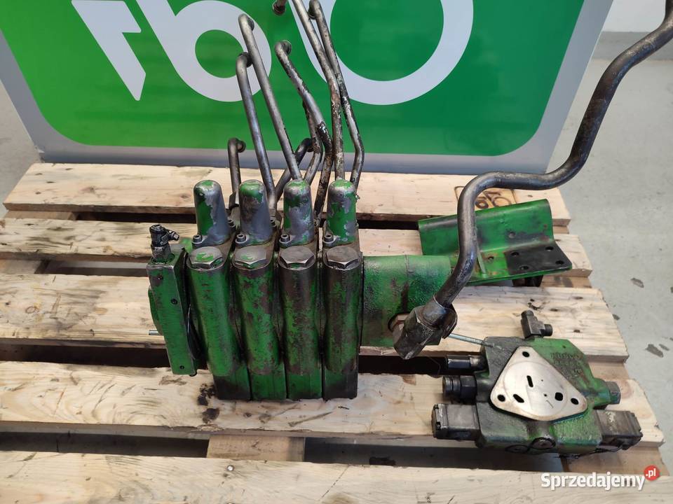 Rozdzielacz hydrauliczny John Deere 7820 Wilkowo sprzedam