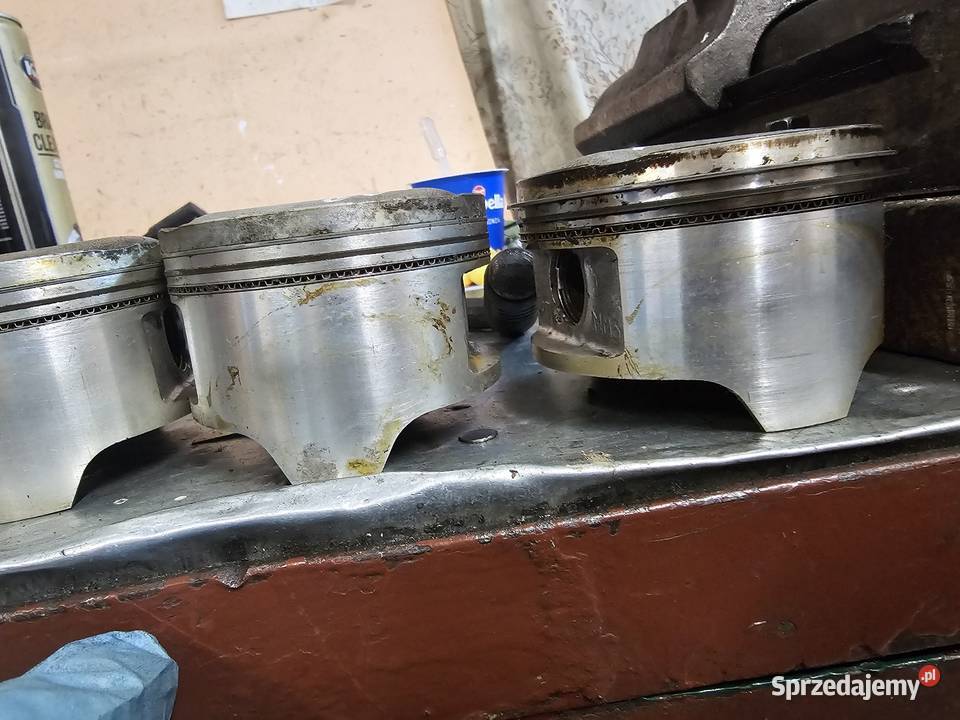 Honda CBR 1000 f sc24 sc21 cylindry tłoki