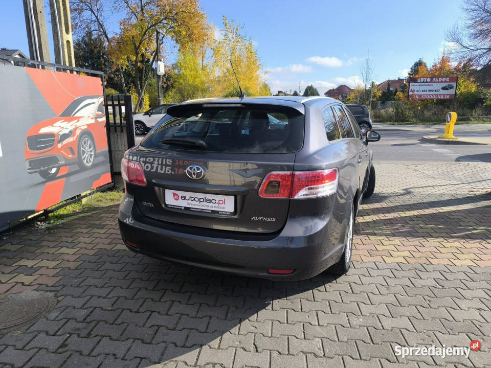 Toyota Avensis 18 VVTi 147 Klimatronic Navi autoalarm Łuków