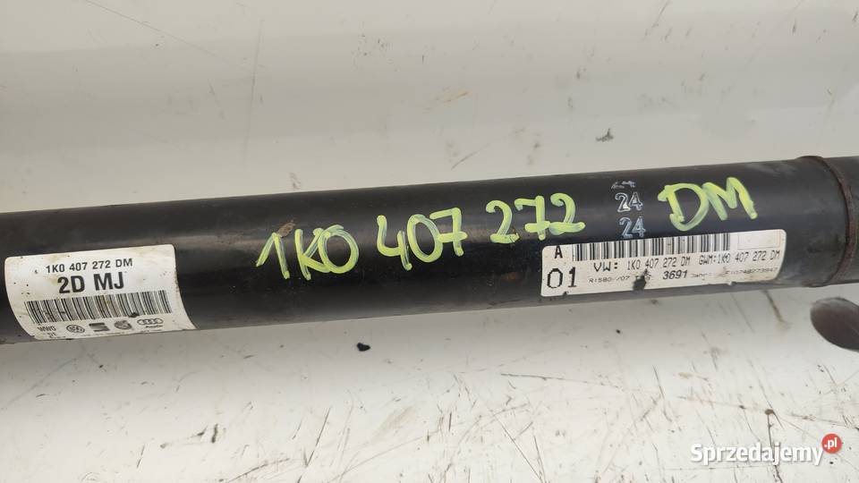 12IRLVW GOLF V 14 16V 1K0407272DM PÓŁOŚ PRAWA Włoszczowa