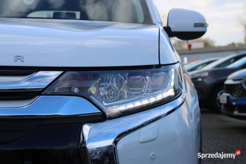 MITSUBISHI Outlander 2016r Salon Polska Xenon Outlander Bielsko-Biała sprzedam