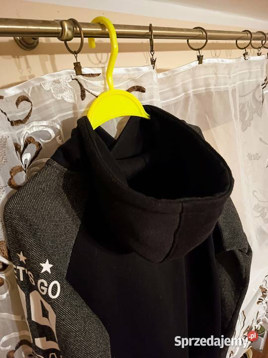 Męska Czarna Bluza z Kapturem Hoodie z Nadrukiem szary/srebrny Suwałki