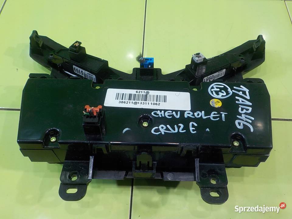 CHEVROLET CRUZE LIFT 17 VCDI 12r KOMBI panel Panele sterowania, przełączniki Suków