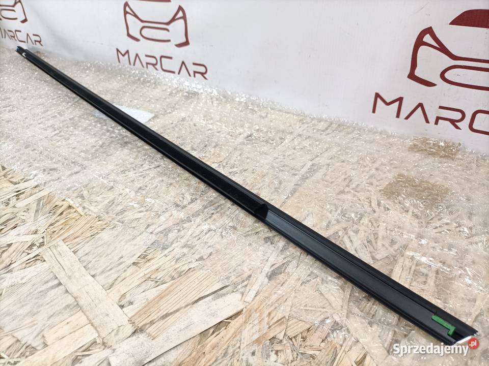 MERCEDES BKLASA W246 LISTWA ZGARNIAJĄCA DRZWI Listwy i nakładki