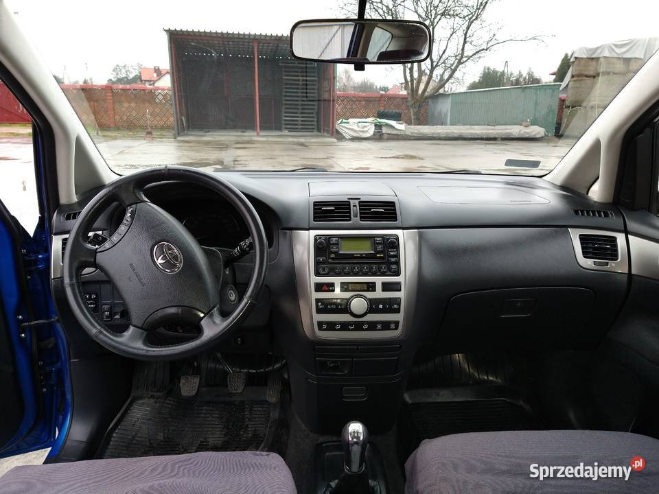 Toyota Avensis Verso