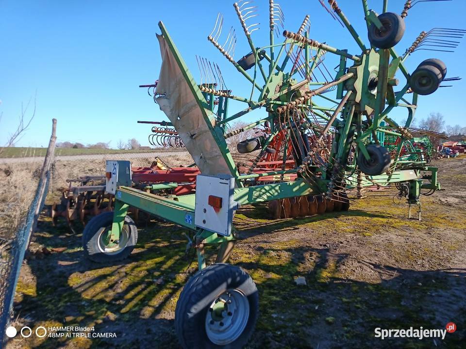 Zgrabiarka Krone swadro 1401 claas kuhn Zgrabiarki i przetrząsacze warmińsko-mazurskie Kiwity sprzedam