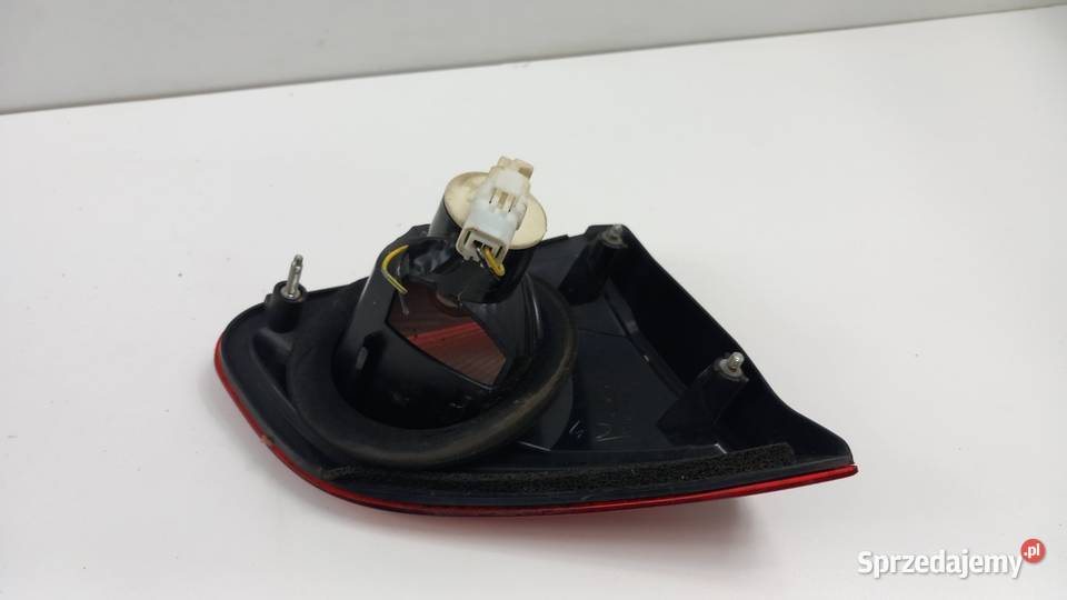 NISSAN QASHQAI J10 LIFT LAMPA TYŁ PRAWA W KLAPĘ Zbierkowo