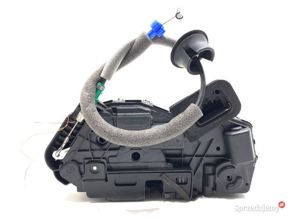 ZAMEK DRZWI PRAWY TYŁ AUDI Q3 II SUV 5TA839016N osobowe