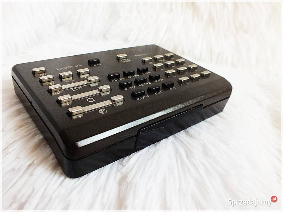 Pilot kwadratowy GRUNDIG TP 400VT na podczerwień
