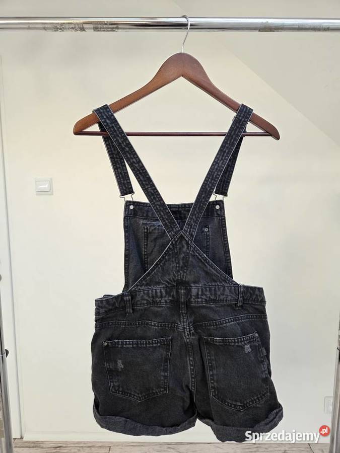 Jeansowe shorty ogrodniczki Bershka bawełna