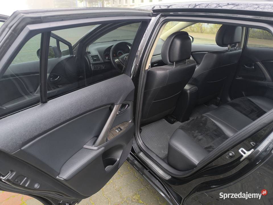 Toyota Avensis T27 20 benzyna kombi reflektory ksenonowe Avensis Radom