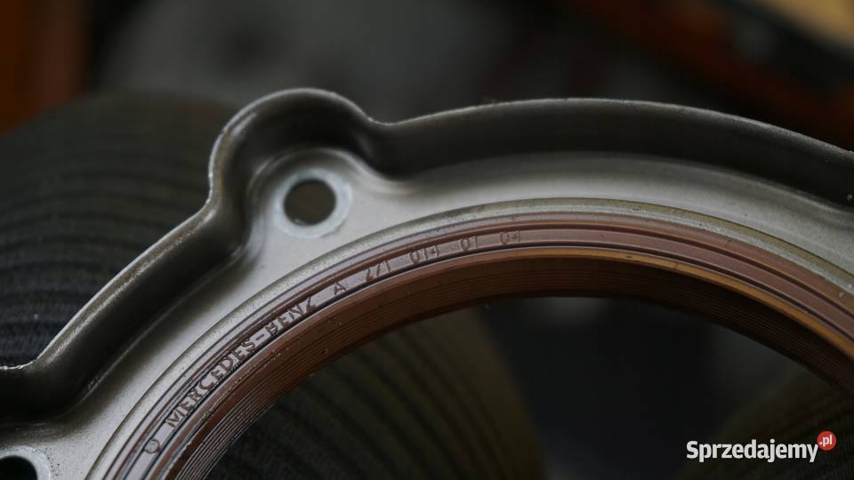 MERCEDES W204 18 CGI 11r 156 271820 uszczelniacz Suków