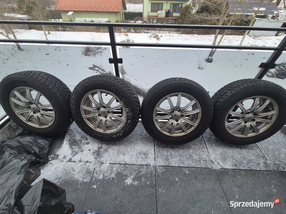Kia Felgi opony zimowe 2356517 rozstaw 5x1143 małopolskie Bochnia sprzedam