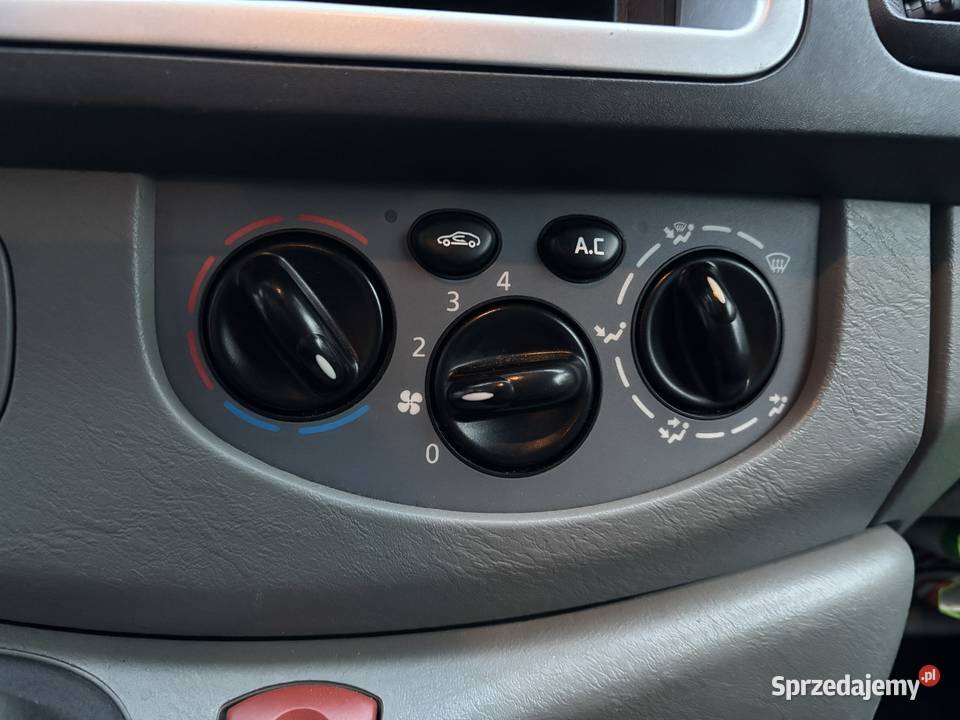 Renault Trafic 2013 9 osób hak ważne PT i OC Wągrowiec