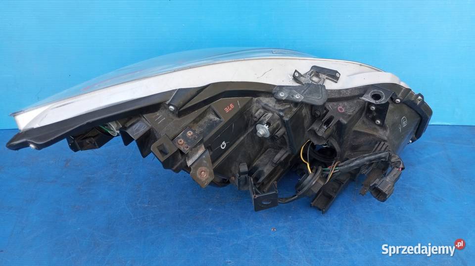 LAMPA LEWY PRZÓD REFLEKTOR XENON INFINITI G37 osobowe