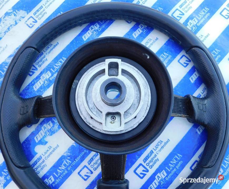 Kierownica MOMO skóra skórzana Fiat Punto Bravo