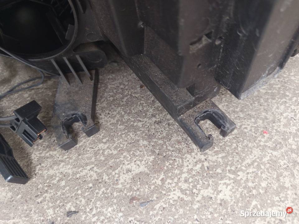 Reflektor prawy audi a4 b8 lift orginalny