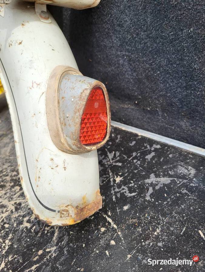 BŁOTNIK TYŁ LAMPA BAGAŻNIK MOPED VICTORIA Rybnik