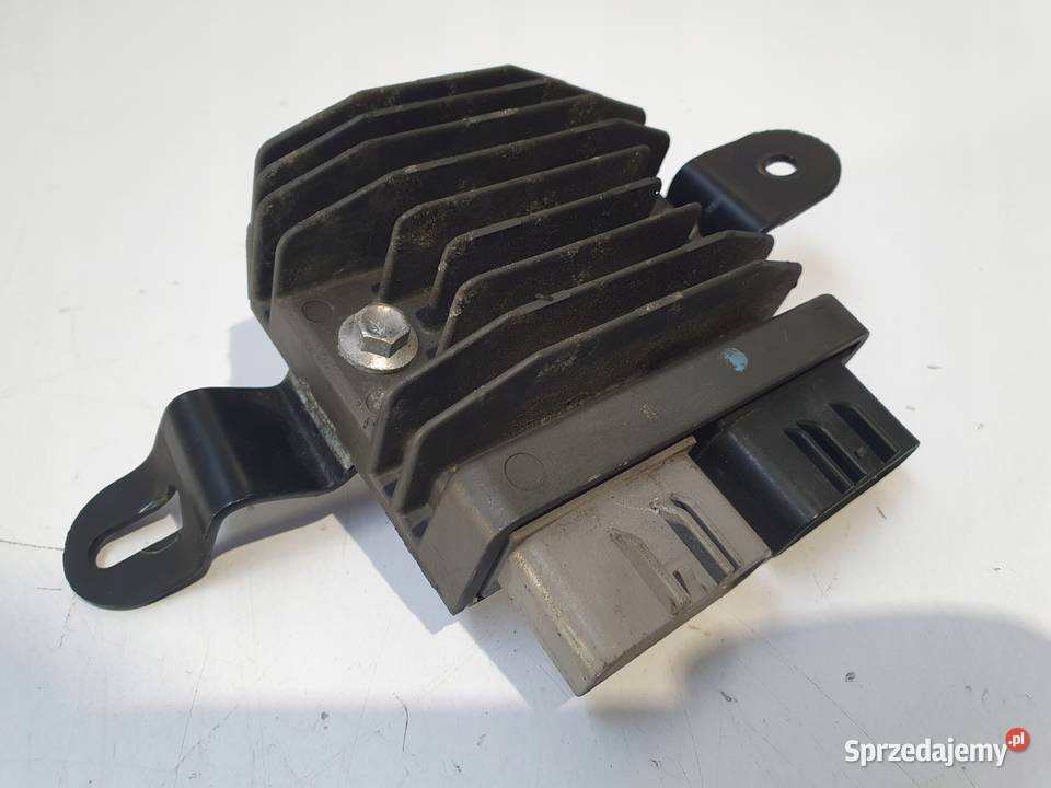 REGULATOR NAPIĘCIA Triumph Street Twin 900 18