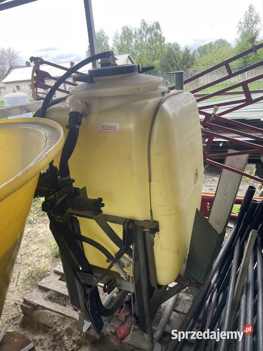 Rozsiewacz do nawozów promar i opryskiwacz nieuszkodzony Stołpie
