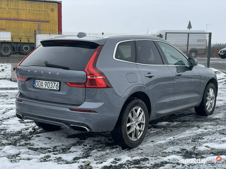 Volvo XC 60 Volvo XC60 4x4 T5 Momentum 2018 dolnośląskie Wojkowice