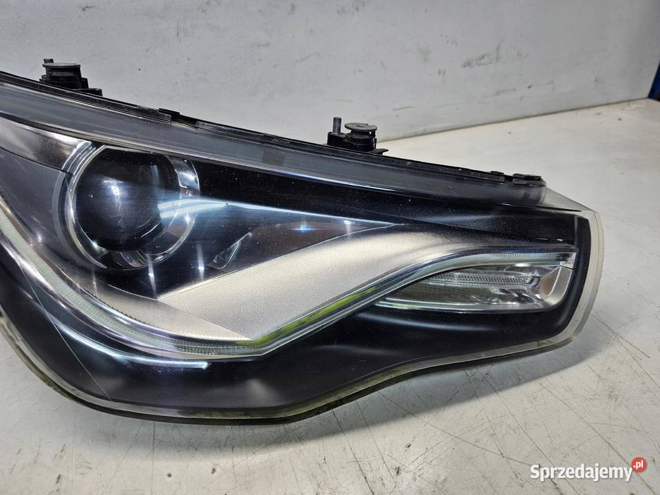 REFLEKTOR BI XENON PRAWY PRZÓD AUDI A1 8X Przystajń