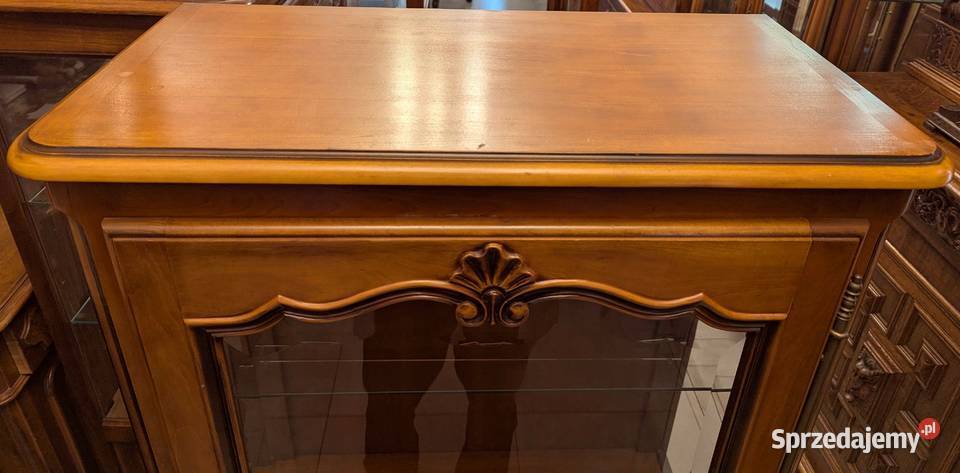 Piękna witrynaserwantka ludwikowska orzechsklep