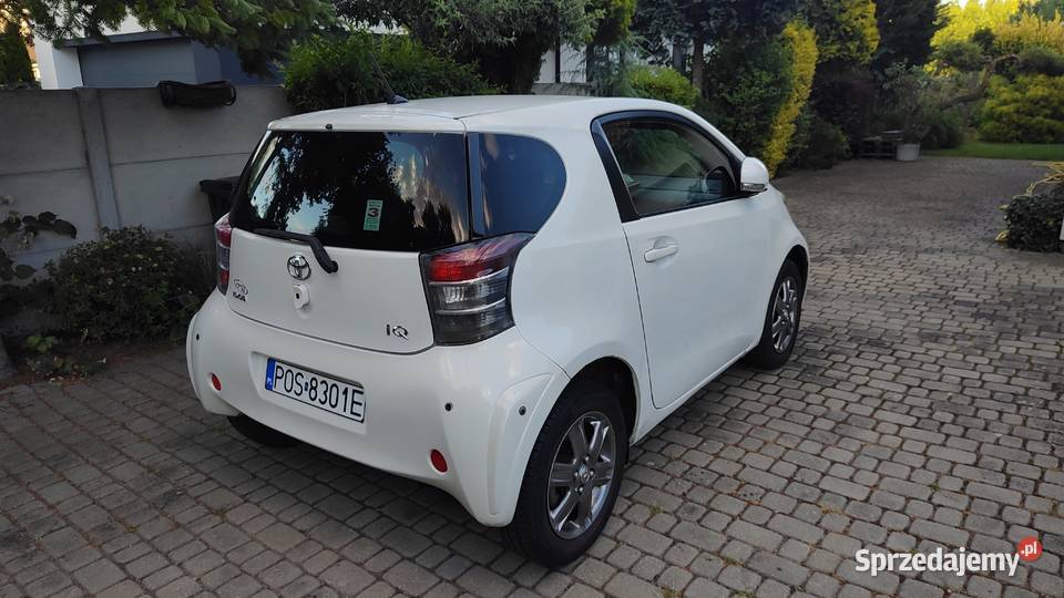 Toyota iQ AUTOMAT 99000 10 2 kluczyki zamiana Rok produkcji 2010