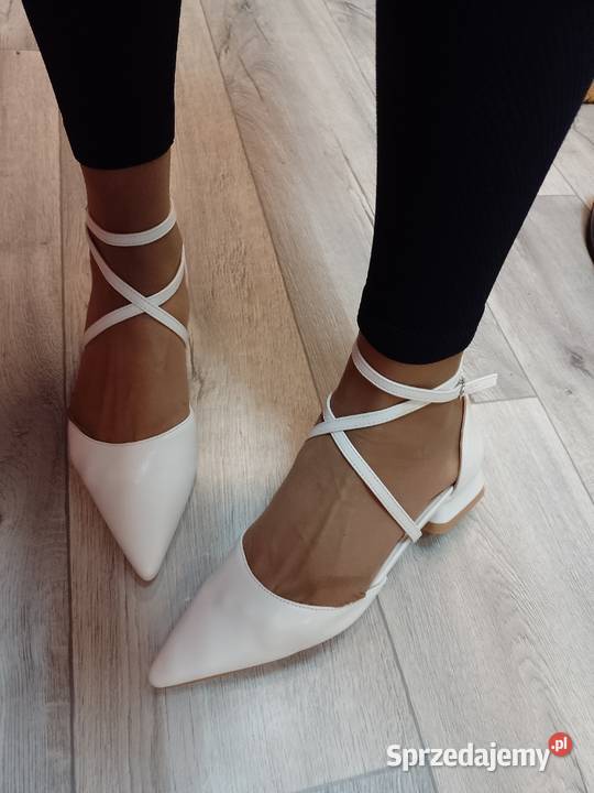 38 Zmysłowe białe baleriny wieczorowe z Kraków
