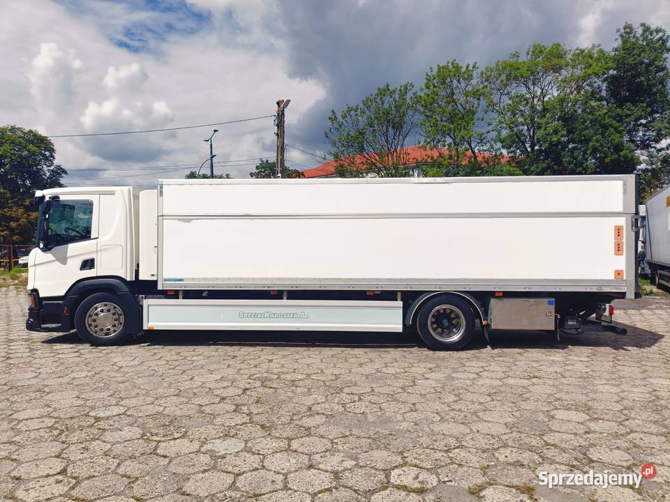 SCANIA P280 4x2 CHŁODNIA IZOTERMA PODNOSZONY pneumatyczne zawieszenie Częstochowa