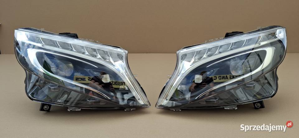 VITO VKLASA W447 REFLEKTOR FULL LED ILS NOWY Bieleń