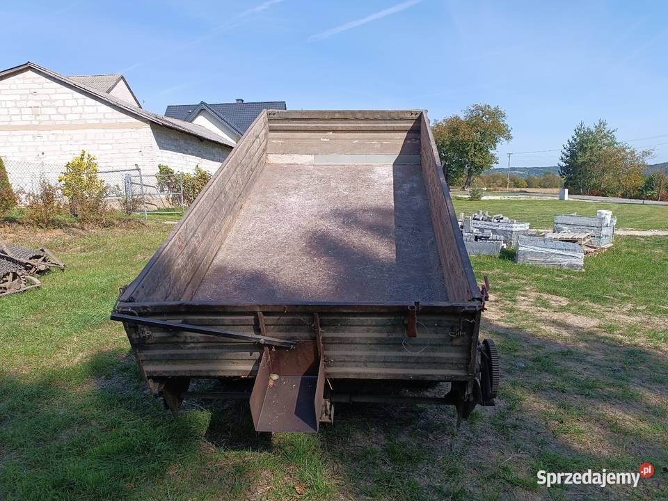 Rozrzutnik wywrotka Wojszyn