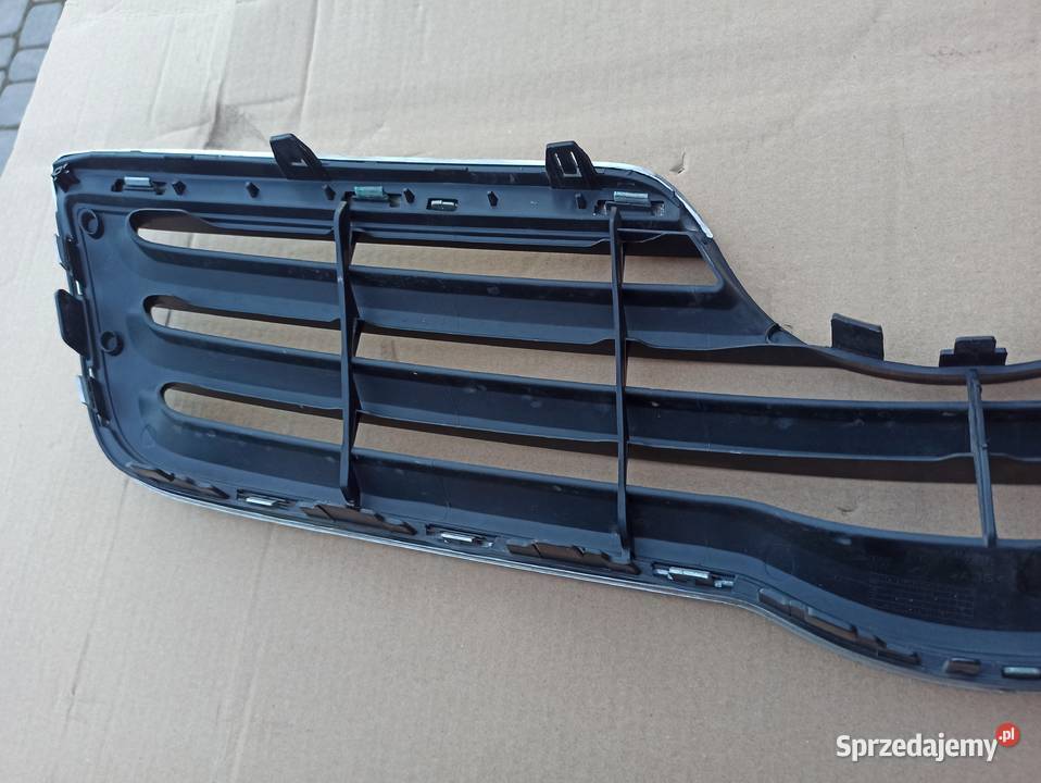 ATRAPA GRILL TOYOTA AVENSIS T25 LIFT 20062008