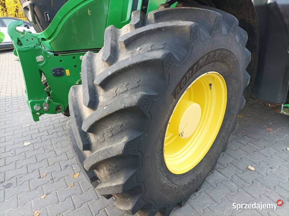 Ciągnik rolniczy John Deere 6215R