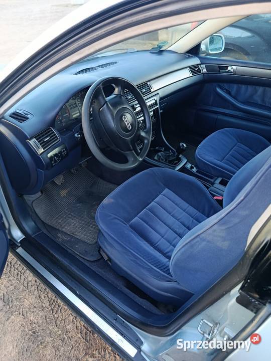 AUDI A6 C5 sedan 24 benzyna 250000km Godynice sprzedam