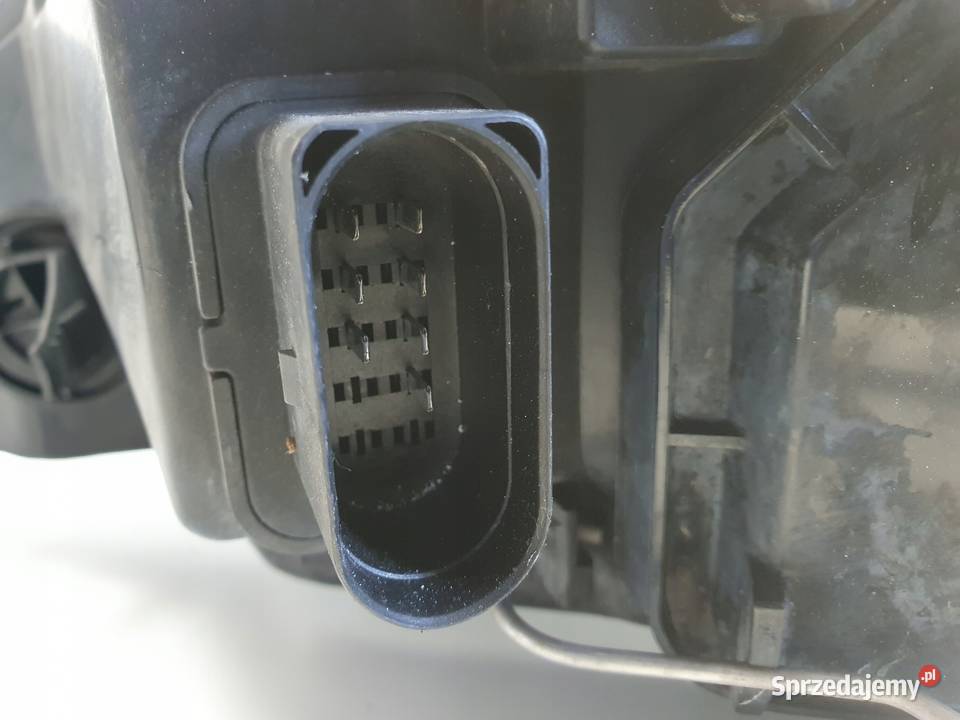 LAMPA PRAWA Ford Focus mk1 lift 0104r PRZEDNIA