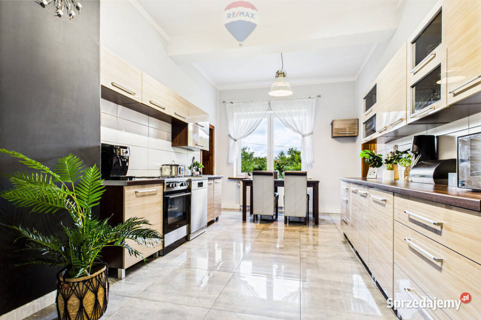 Na sprzedaż dom z dusząinne budynki duża działka asfalt Sprzedaż sprzedam