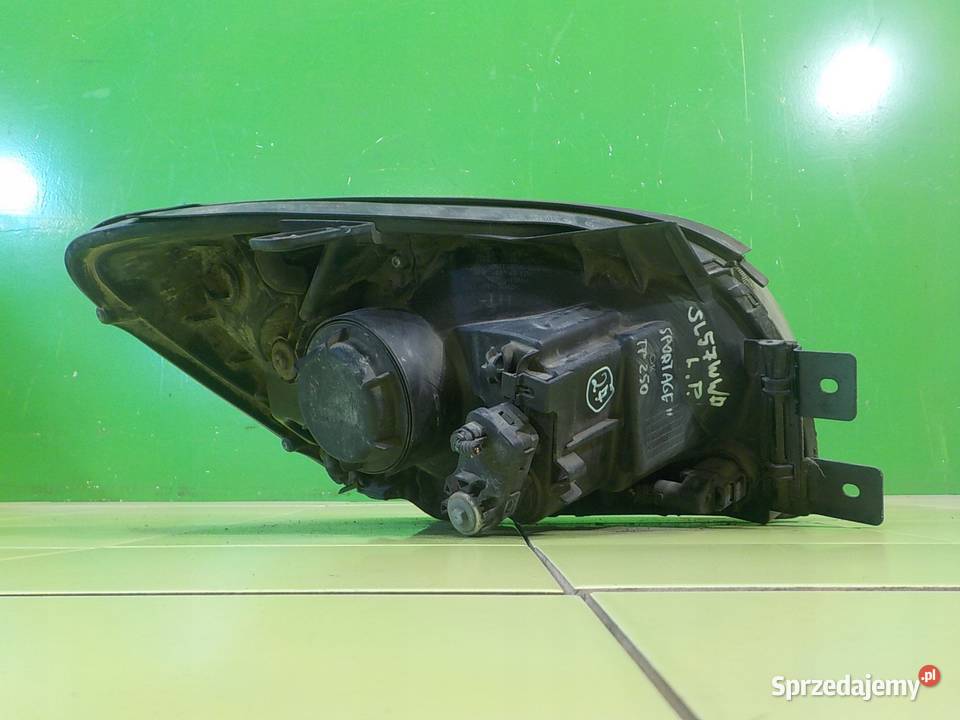 KIA SPORTAGE II 20 CRDI 07r 5D lampa lewa przod mazowieckie Suków
