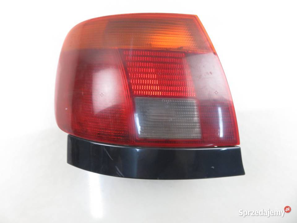 LAMPA LEWA TYLNA AUDI A4 B5