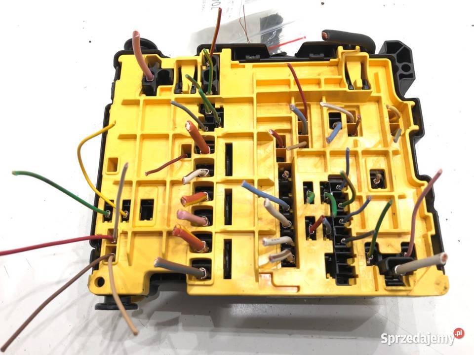 SKRZYNKA BEZPIECZNIKÓW CITROEN C4 PICASSO II